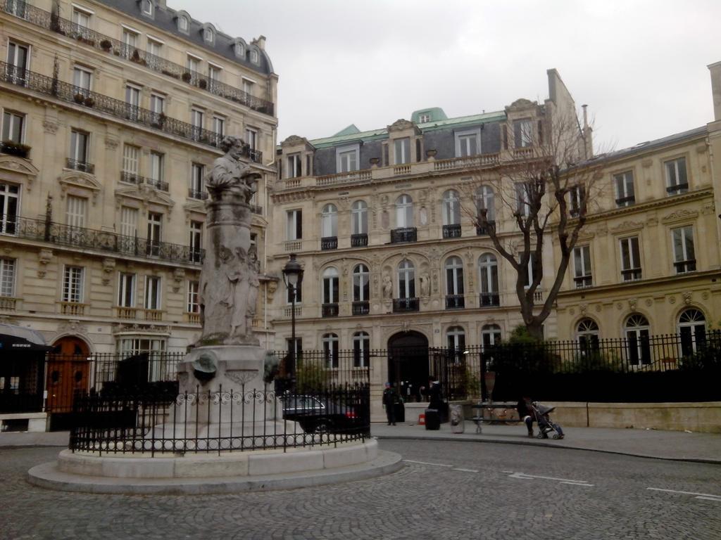 Hotel Celeste Batignolles Montmartre París Exterior foto